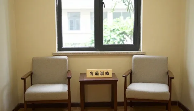 语言训练课程在不同场景下的实际应用与性能表现